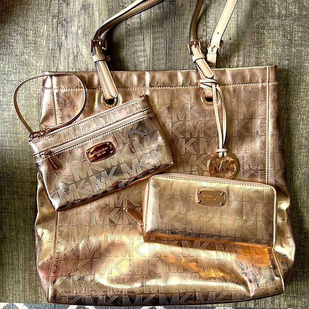 Michael Kors Jet Set Rose Gold Set of 3 (Tote, Wristlet, & Wallet)